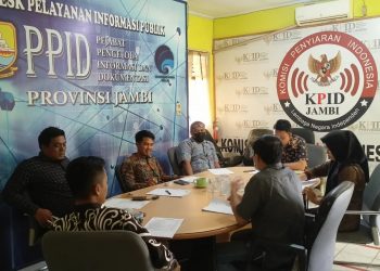 Rapat pembahasan kegiatan literasi media yang akan dilaksanakan di 7 kabupaten-kota dalam Provinsi Jambi (2)
