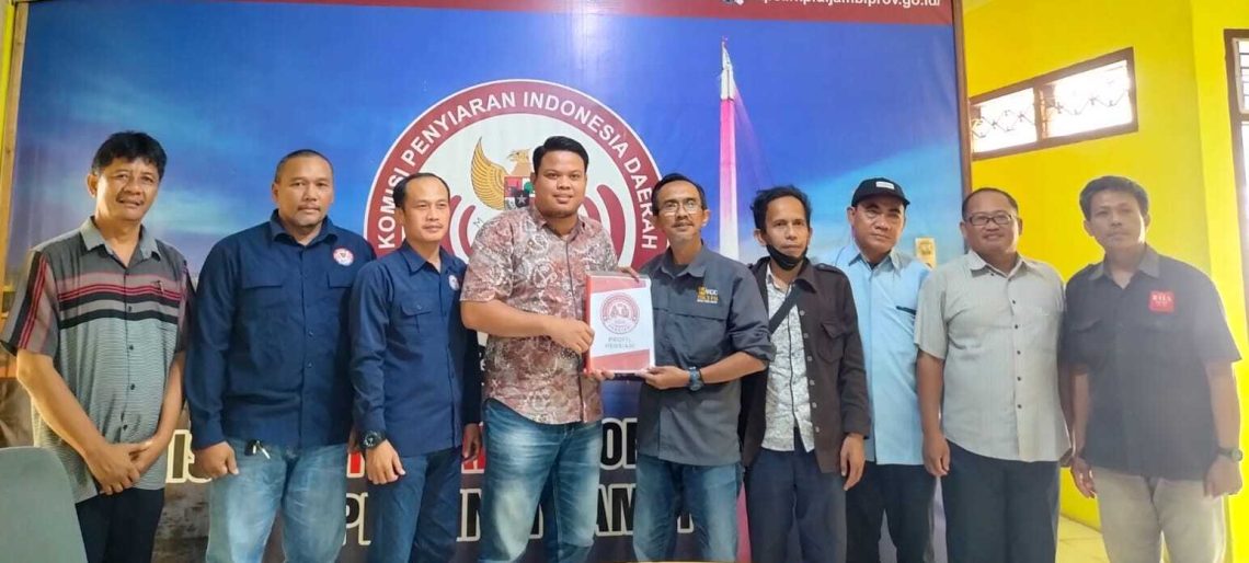 Jajaran Pengurus Penyiar Radio Seluruh Indonesia (Persiari) Provinsi Jambi melakukan kunjungan sekaligus silaturahmi ke Kantor KPID Provinsi Jambi.